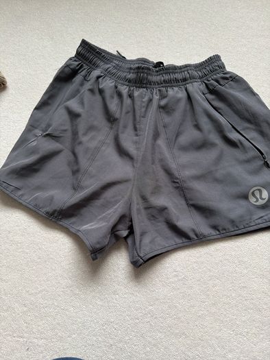 LuluLemon grey shorts suit Ladies 10/12
