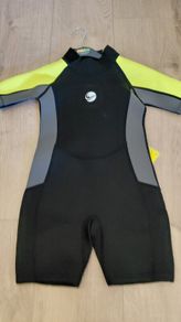 kids wetsuit