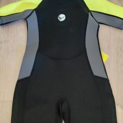 kids wetsuit