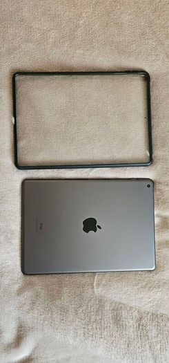 Ipad 8th 32gb wifi ICLOUD LOCKED parts/repair