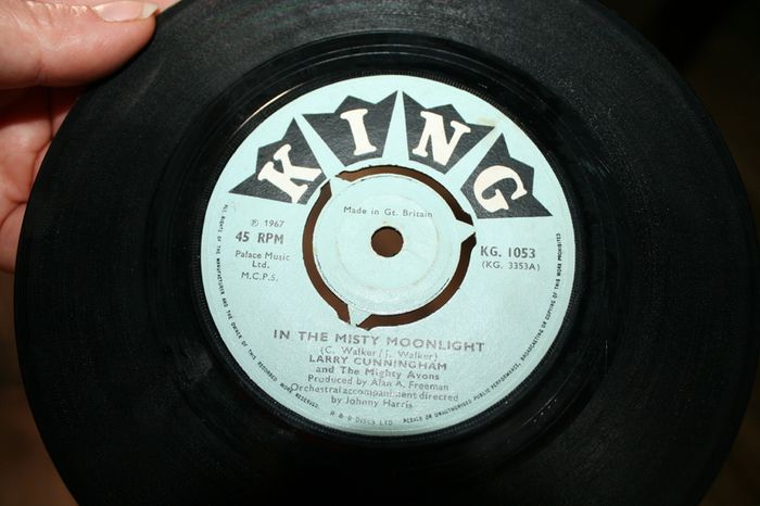 Single Vinyl's  85 pieces