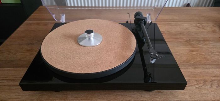 Pro-ject Debut Evo 2 Turntable