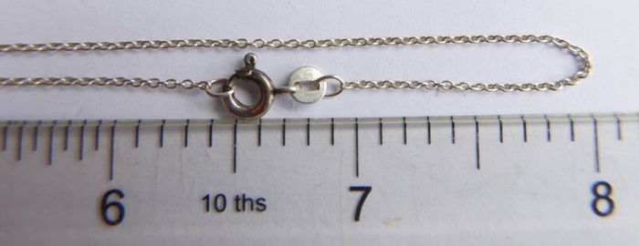 Vintage 925 Sterling Silver Celtic Knot Pendant and Necklace length 16" - 3g