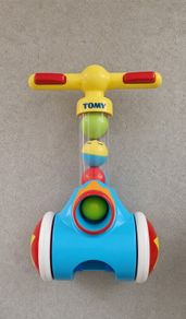 TOMY Pic 'N' Pop Toddler Toy
