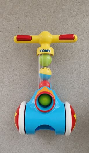 TOMY Pic 'N' Pop Toddler Toy