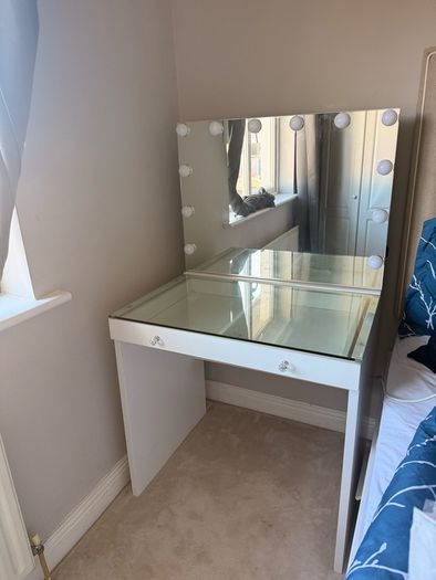 Hollywood Style Vanity Dressing Table with Mirror