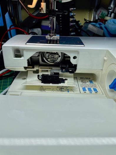 Singer (Made by Juki) Professional XL-10/CXL/Futura 6000 Sewing and Embroidery Machine - Serviced - Very high quality machine!