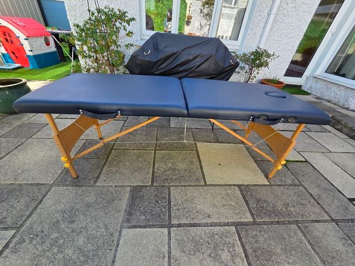 massage table