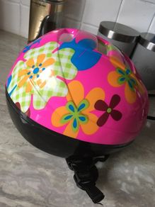 girls helmet