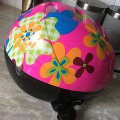 girls helmet