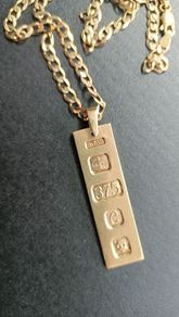 Heavy Gold chain and Gold Bar pendant 26 inch chain