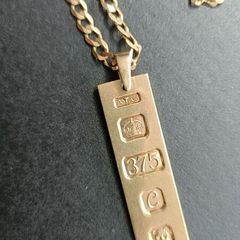 Heavy Gold chain and Gold Bar pendant