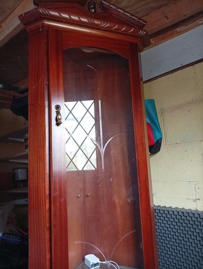 Mid century corner cabinet, in very good conditionMid century corner cabinet, in very good condition