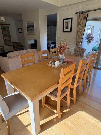 Dining room table and 8 chairs