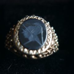 Vintage 9ct Yellow Gold  Hallmarked Gents Oval Shape  Black Onyx Ring size P - 3,6g