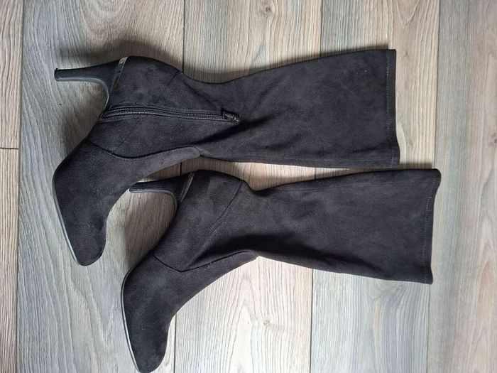 Bcbg black velvet boots