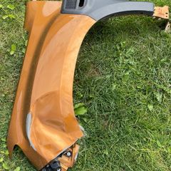 Dacia Duster passenger side wing