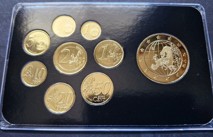 Prestige Ireland .999 Rhodium and 24k Gold Plated Coin Set 2002 + Proof Medal UNC Only 9,999 Set's