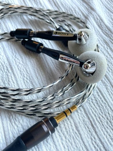 1995 Sony E888 flagship earbud