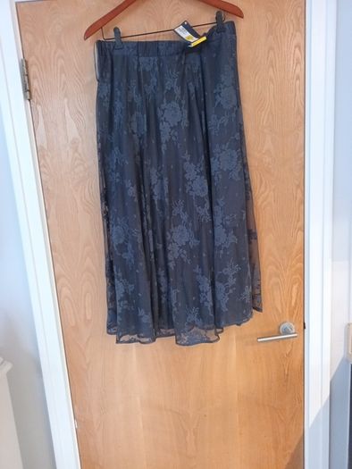 M&S Grainte Skirt.   S.16.  B.N.W.T.