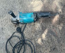220v 9" makita grinder