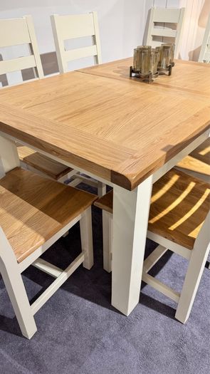 Oak Extendable Dining Table Brand New