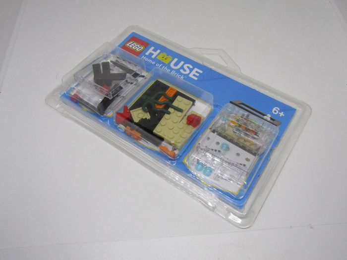 LEGO House Home of The Brick Memory of The Day Billund House Fish Tank Set 3850061 From Lego House Grand Opening Exclusive Limited Edition Rare Hard