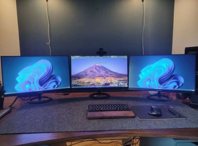 Triple 24" 1440 Asus monitors