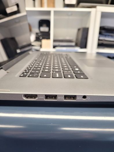 Dell Inspiron 5379 15.6" I5-8250u 1.60 Ghz 8gb Ram 512gb Ssd Windows 10 Pro (touch Screen)