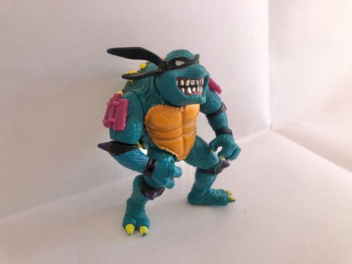 Vintage TMNT 1990 Slash Action Figure