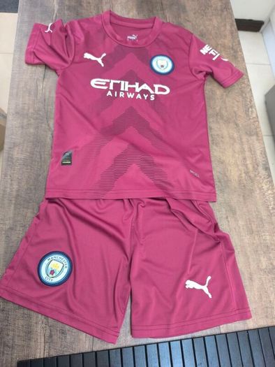 kids Manchester city jersey + shorts set age 5-6