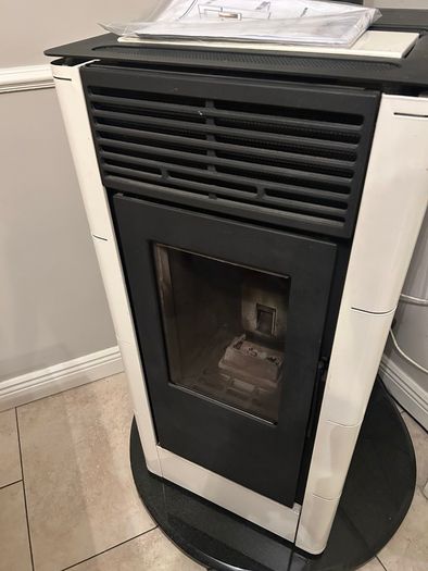 Wood pellet stove