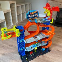 Hot Wheels City Let's Race Ultimate Garage Playset