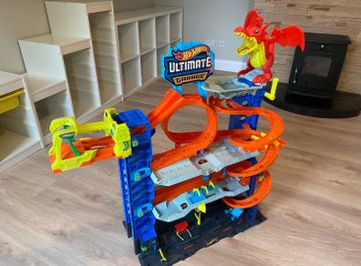 Hot Wheels City Let's Race Ultimate Garage Playset