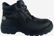 Brand new Optipro Chukka Safety Boots  | Black size UK8 EU42 Postage included