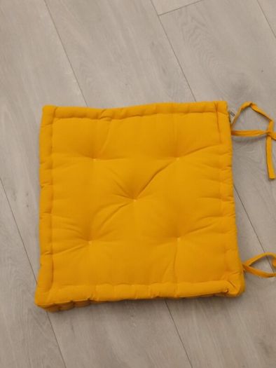 cushion for chairs x4