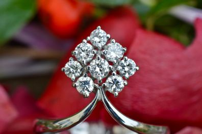 Vintage 0.66ct Diamond Cluster Leaf Ring - 18ct White Gold