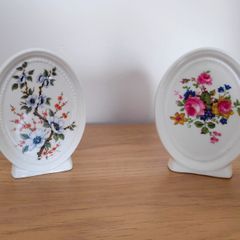 2 vintage Oval fine bone china standing Display Plaques