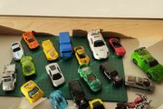 Bundle of Toy Cars Vehicles 10e