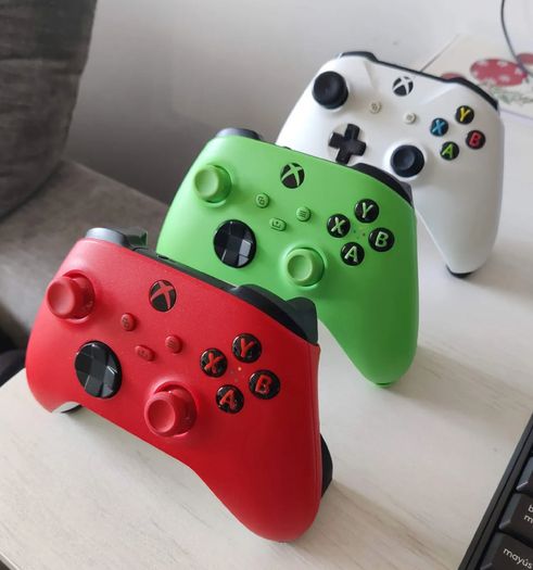 Xbox controller stand