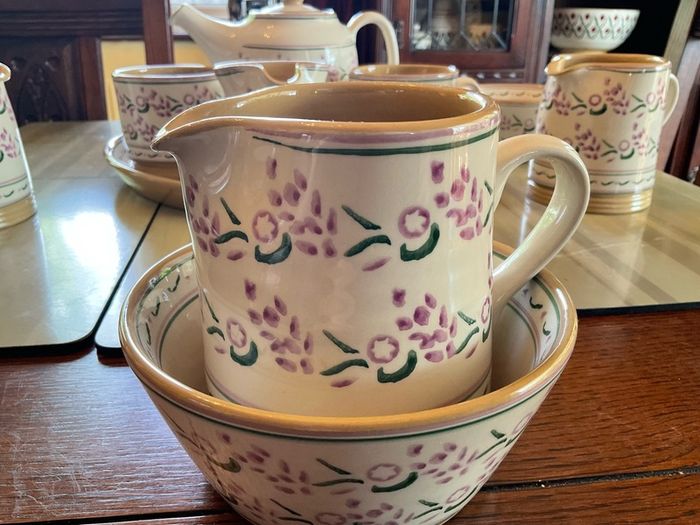 Nicholas Mosse  new  Lavender set  from Washington  creek . A cylinder jug and a bowl