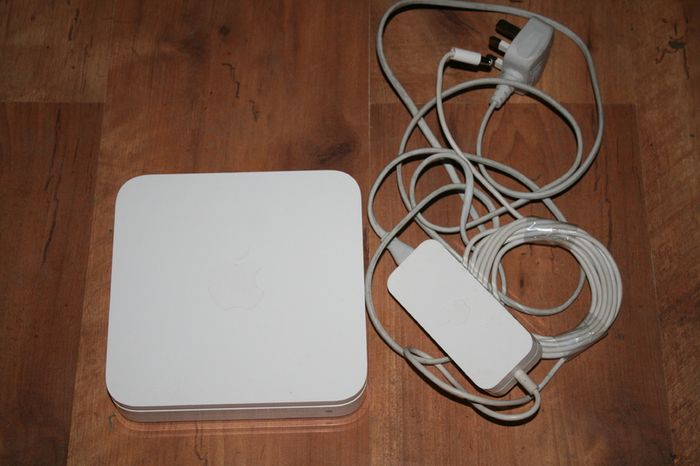 Apple Airport Extreme Base Station A1301 Wireless Router (3rd Gen) Mac Internet