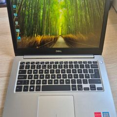Dell inspiron 5370,i7 8th gen, 8gb, 256ssd, 13" FHD Screen, 4gb dedicated graphics, win11