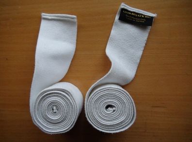Knee Wraps. Size: 7 cm x 190 cm  Golds Gym