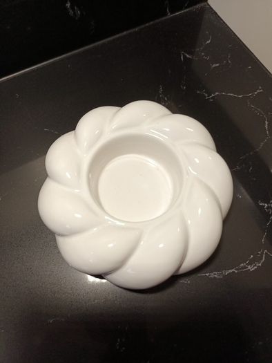 Ceramic cream candle holder
