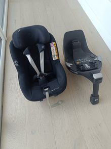 Maxi Cosi Pearl 360 Seat and Base