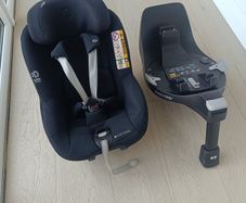Maxi Cosi Pearl 360 Seat and Base