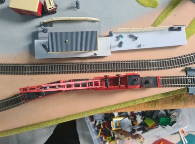 00 guage crane