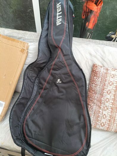 J200 Jumbo electric acoustic guitar