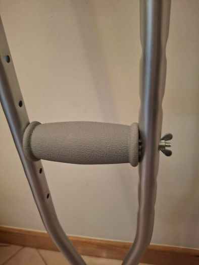 Underarm crutches